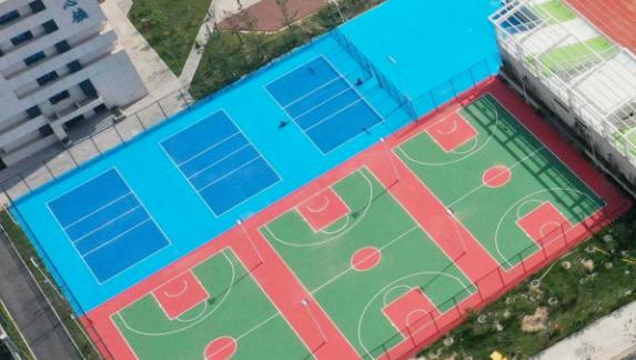 新旭體育跑道硅pu運(yùn)動場地施工完工